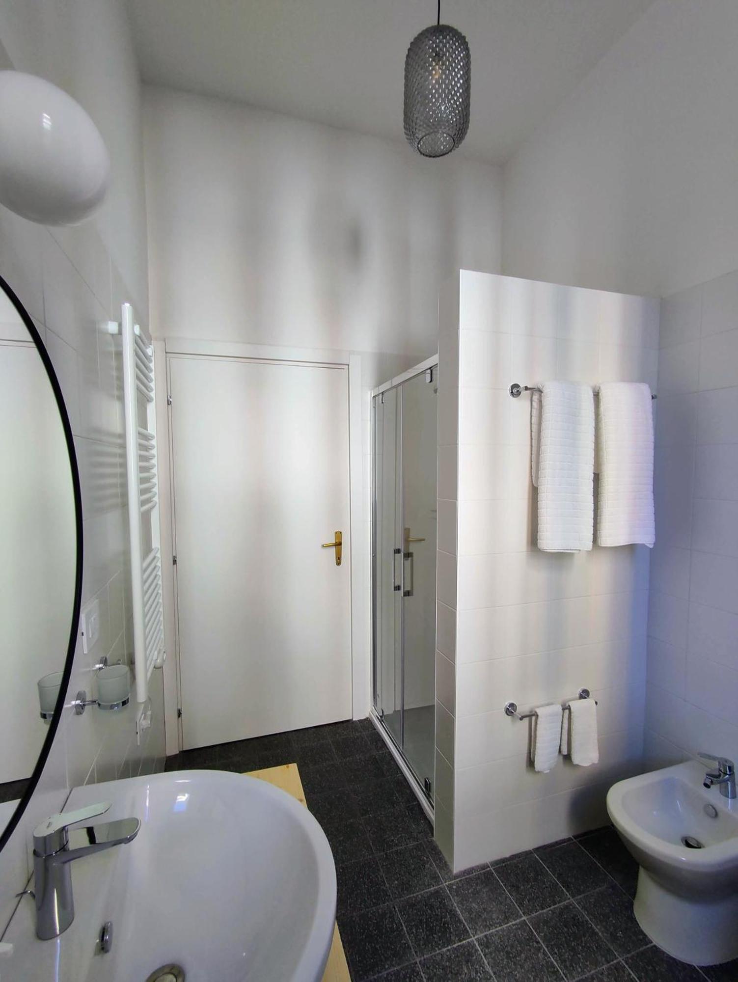 Lostabile Guesthouse & Coworking バーリ エクステリア 写真
