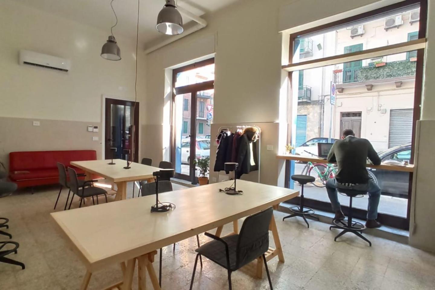 Lostabile Guesthouse & Coworking バーリ エクステリア 写真