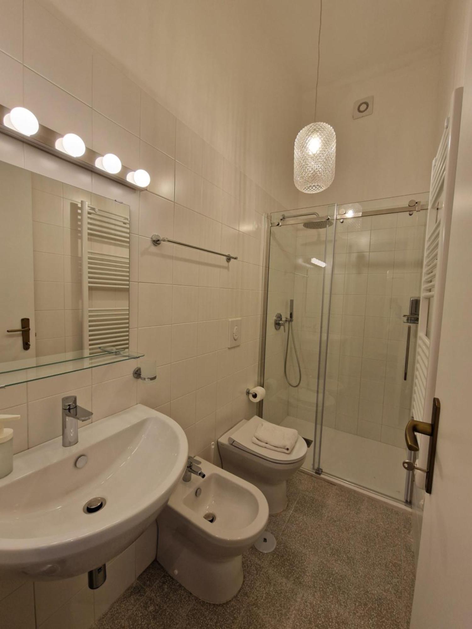 Lostabile Guesthouse & Coworking バーリ エクステリア 写真