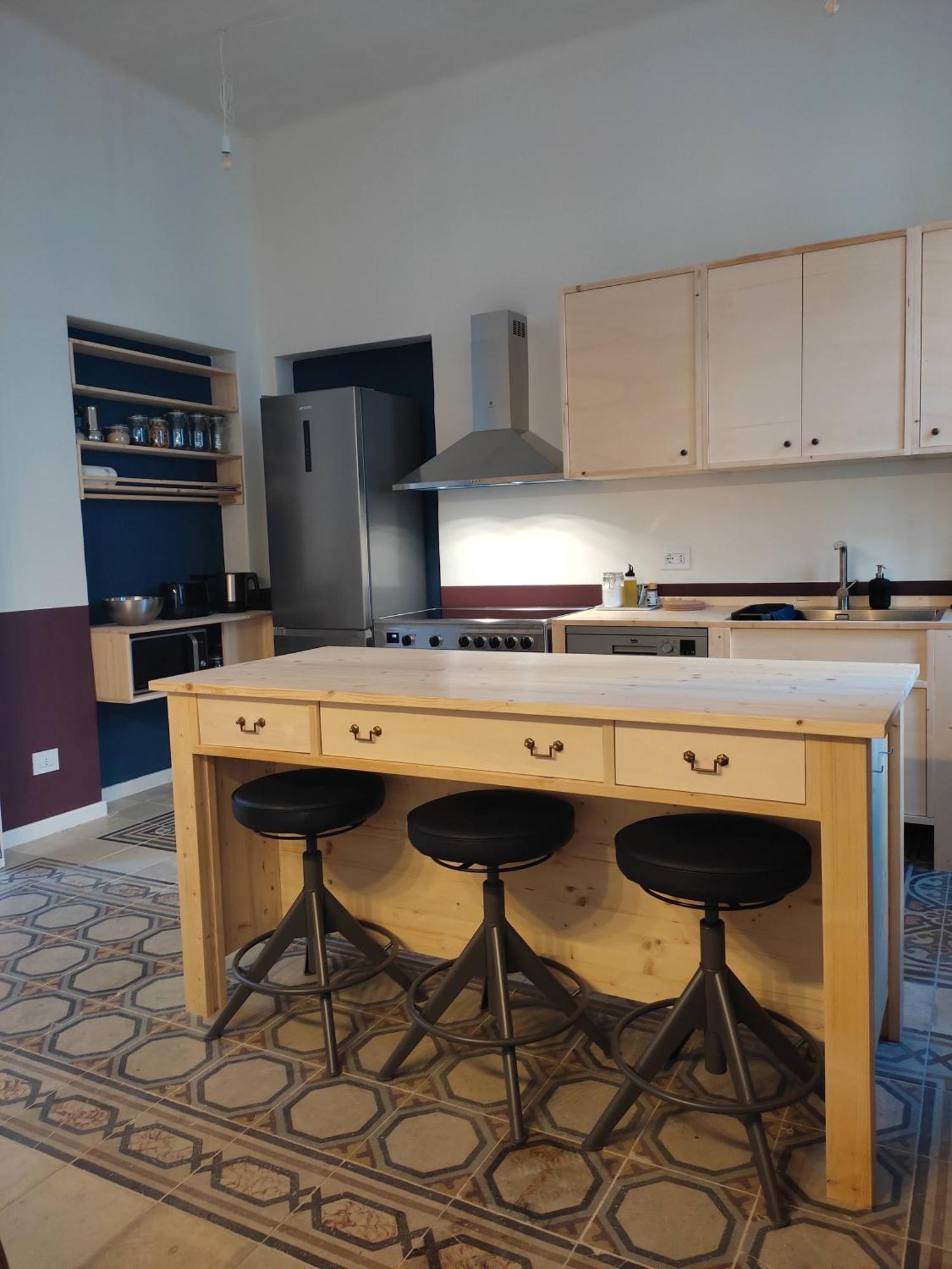 Lostabile Guesthouse & Coworking バーリ エクステリア 写真