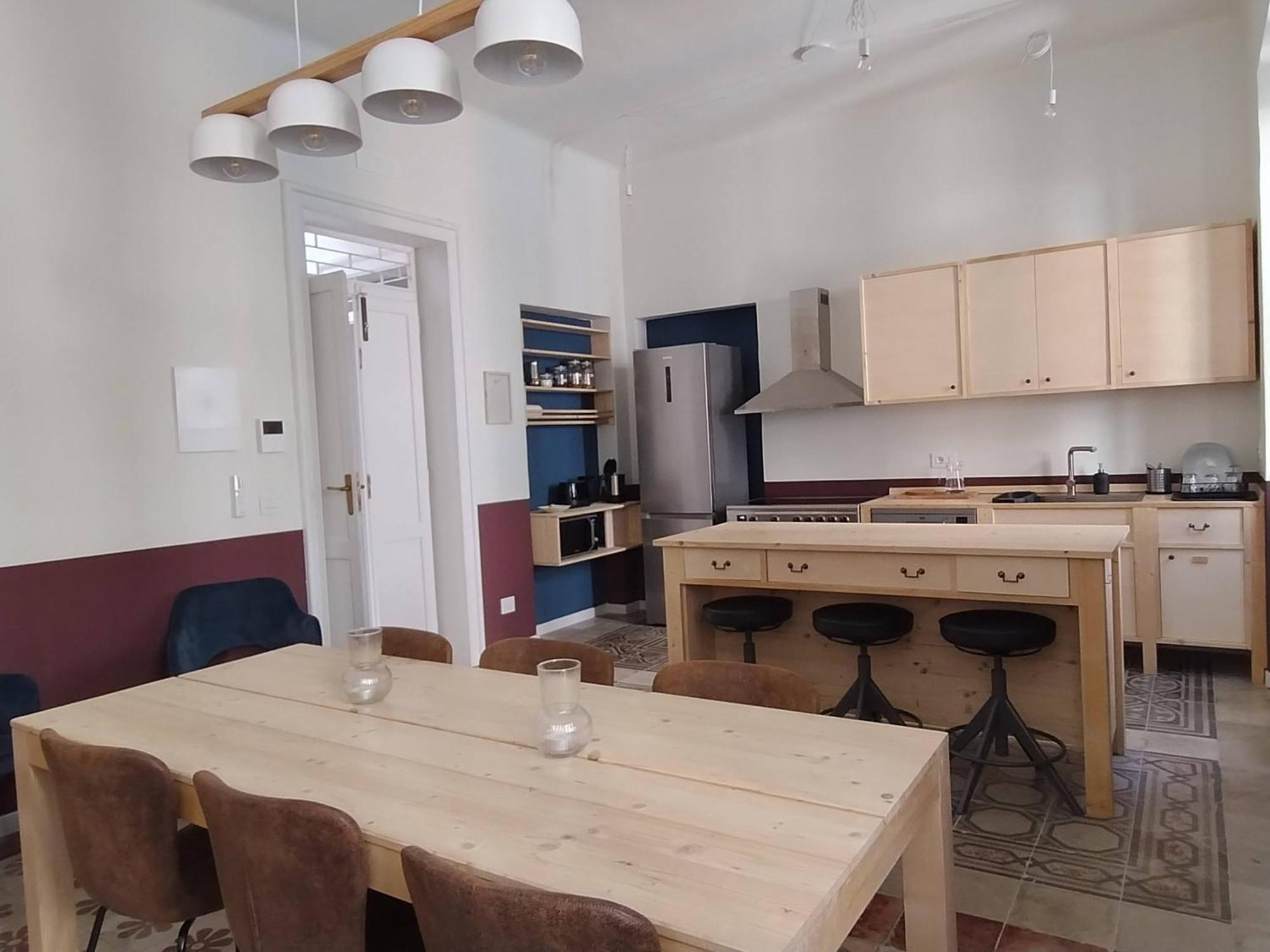 Lostabile Guesthouse & Coworking バーリ エクステリア 写真